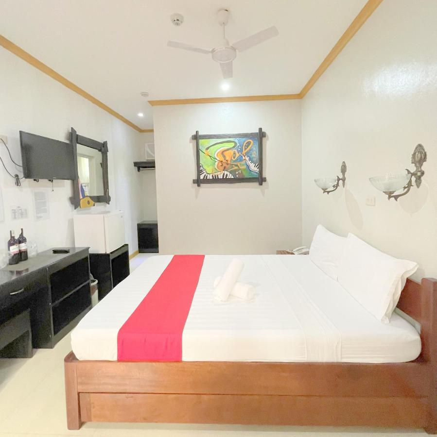 Reddoorz At New Casamila Hotel Palawan Puerto Princesa Exterior photo