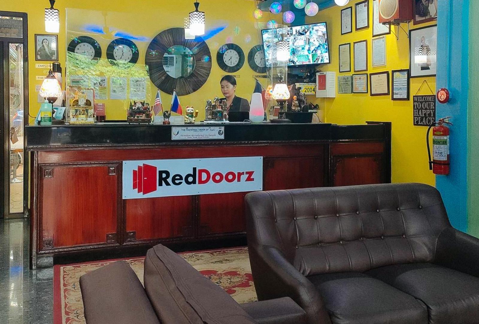 Reddoorz At New Casamila Hotel Palawan Puerto Princesa Exterior photo
