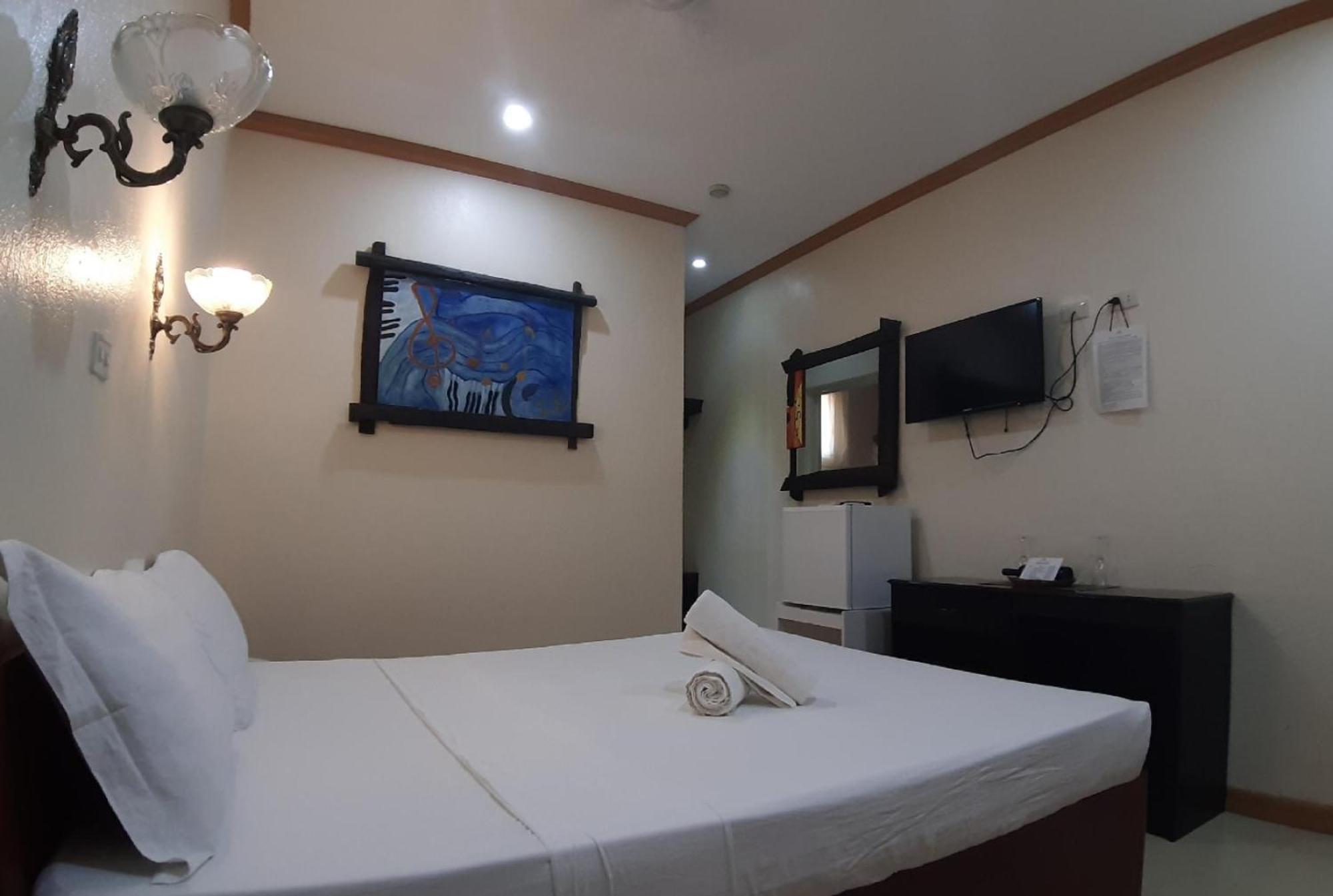 Reddoorz At New Casamila Hotel Palawan Puerto Princesa Exterior photo