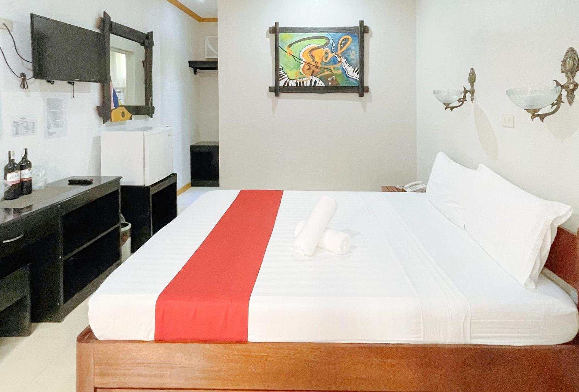 Reddoorz At New Casamila Hotel Palawan Puerto Princesa Exterior photo